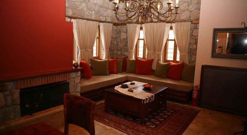Roes Suites Като-Лутраки Экстерьер фото
